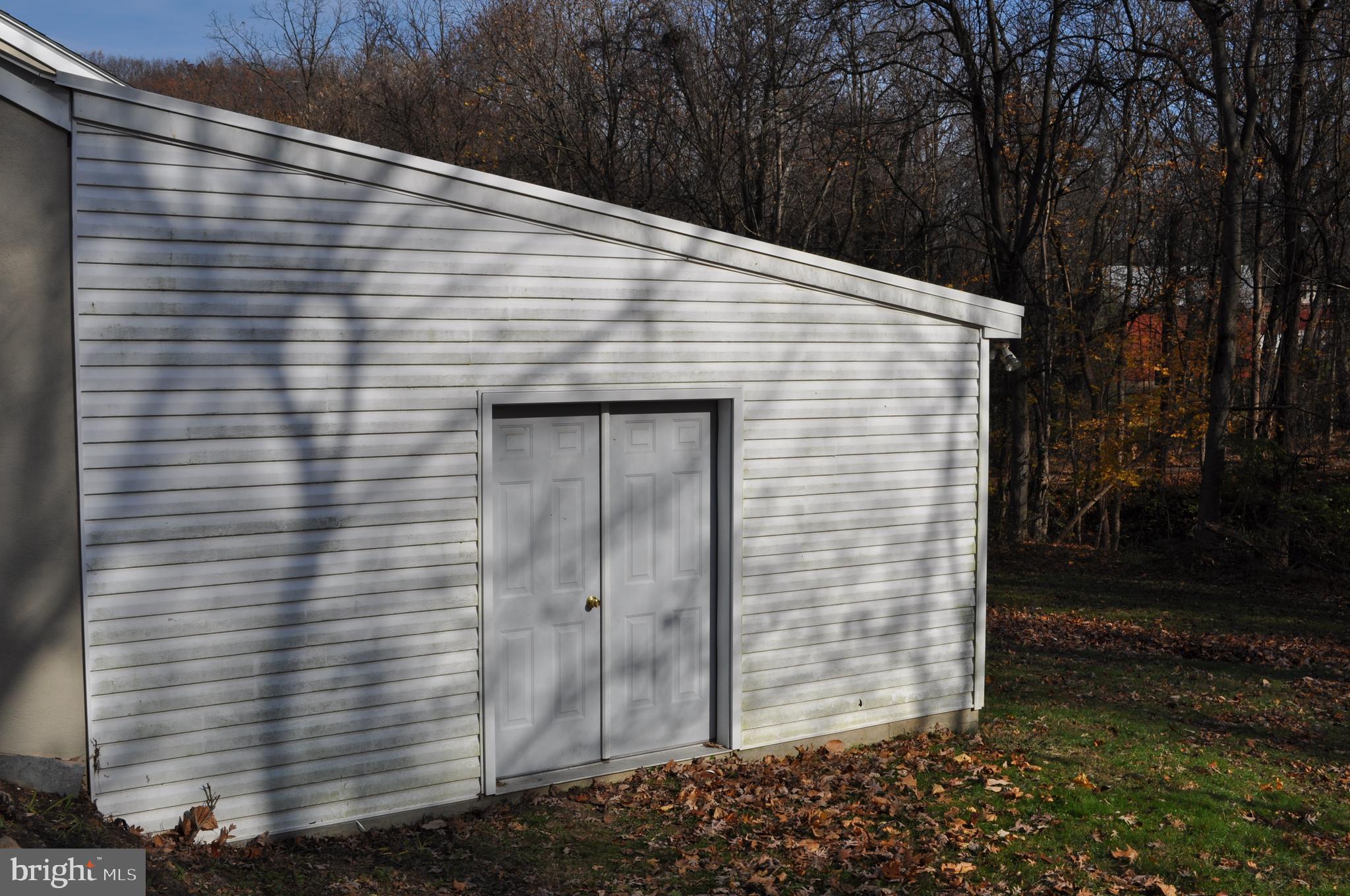 2649 Sheridan Road York, PA 17406 - Photo 8 of 39 Storage Shed 16 x 18