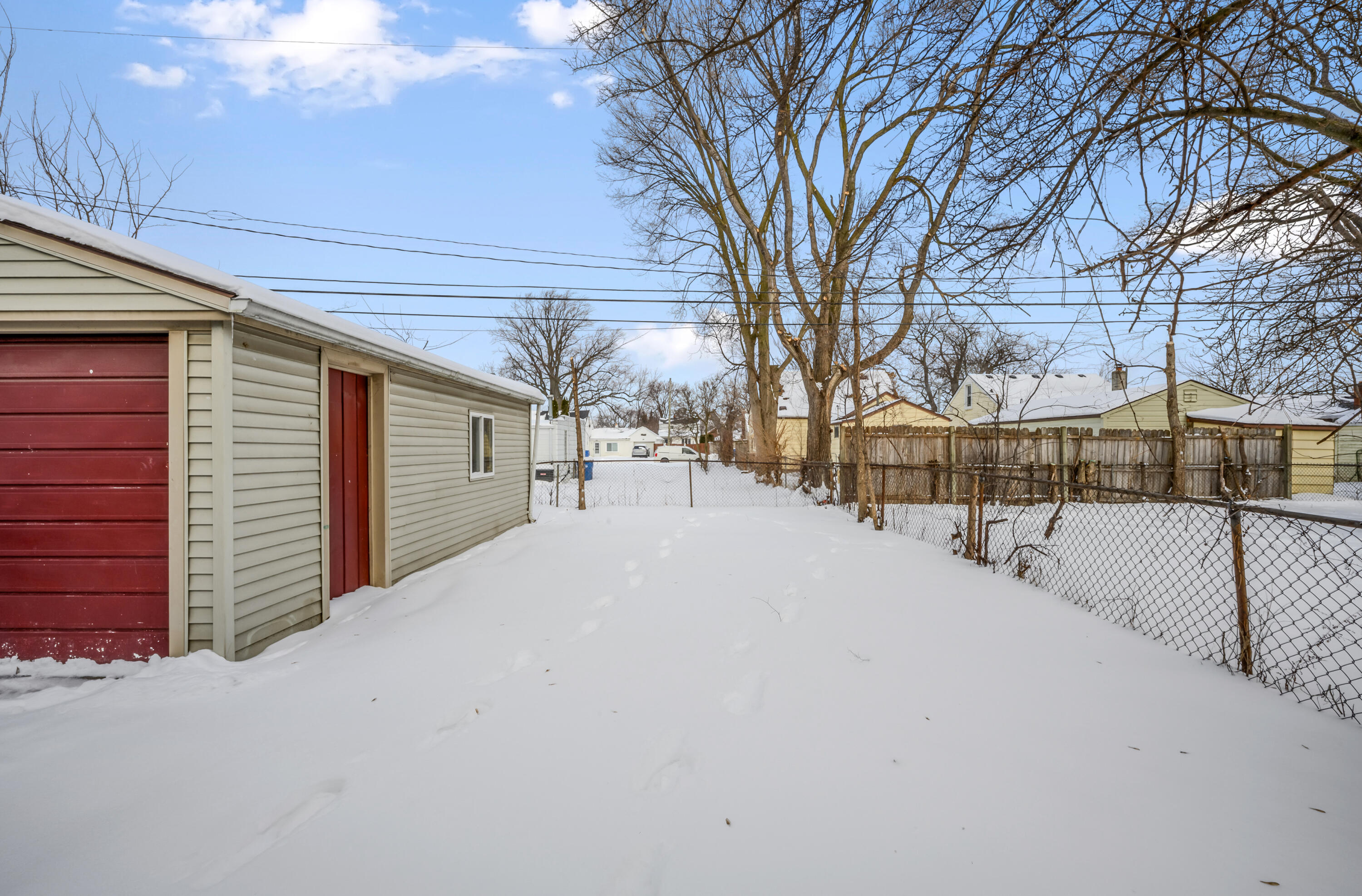 8285 Packard Avenue Warren, MI 48089 - Photo 2 of 8 Packard back