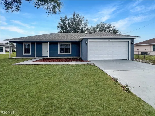 $1,695 | 210 Manatee Street, Fort Myers, FL 33913