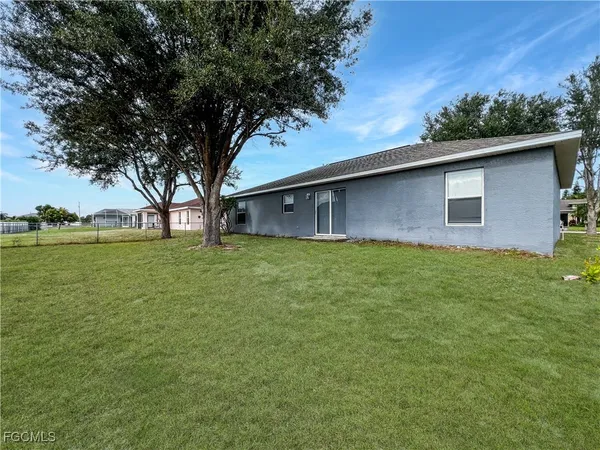 $1,695 | 210 Manatee Street, Fort Myers, FL 33913