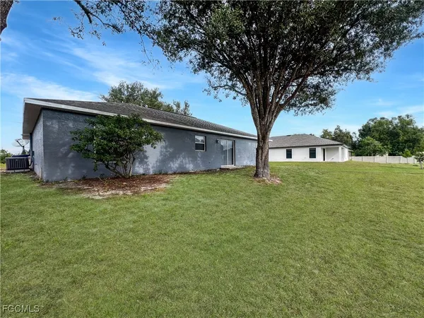 $1,695 | 210 Manatee Street, Fort Myers, FL 33913