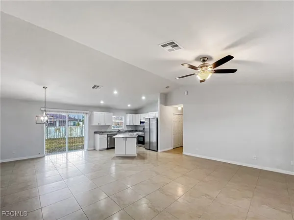 $1,695 | 210 Manatee Street, Fort Myers, FL 33913