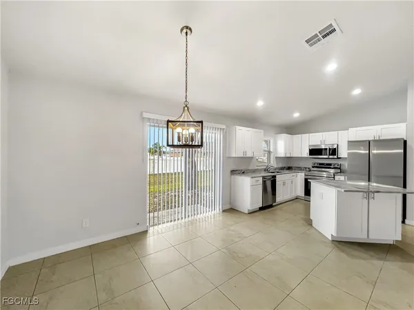 $1,695 | 210 Manatee Street, Fort Myers, FL 33913