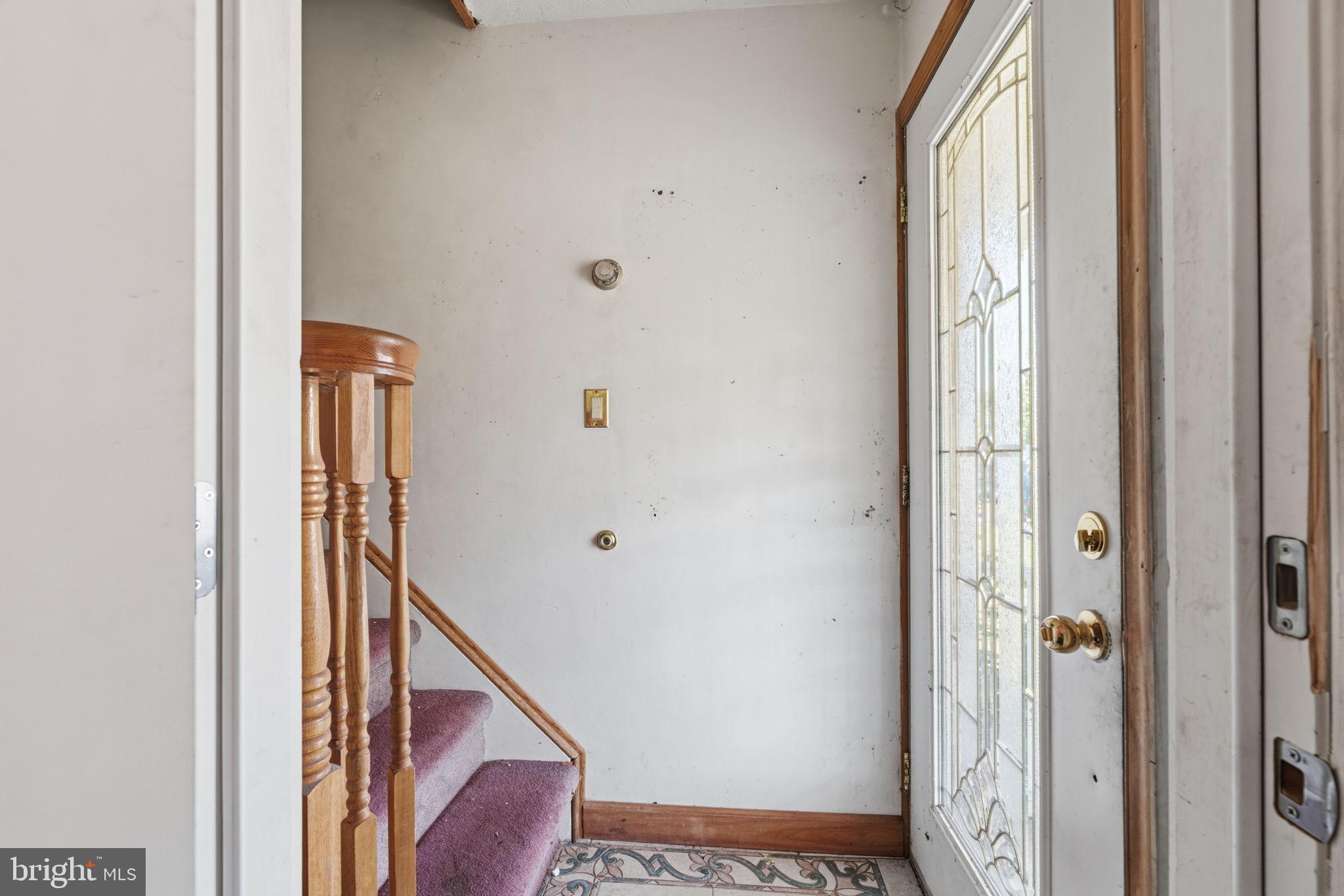21 Iris Road Levittown, PA 19057 - Photo 3 of 32 Entrance