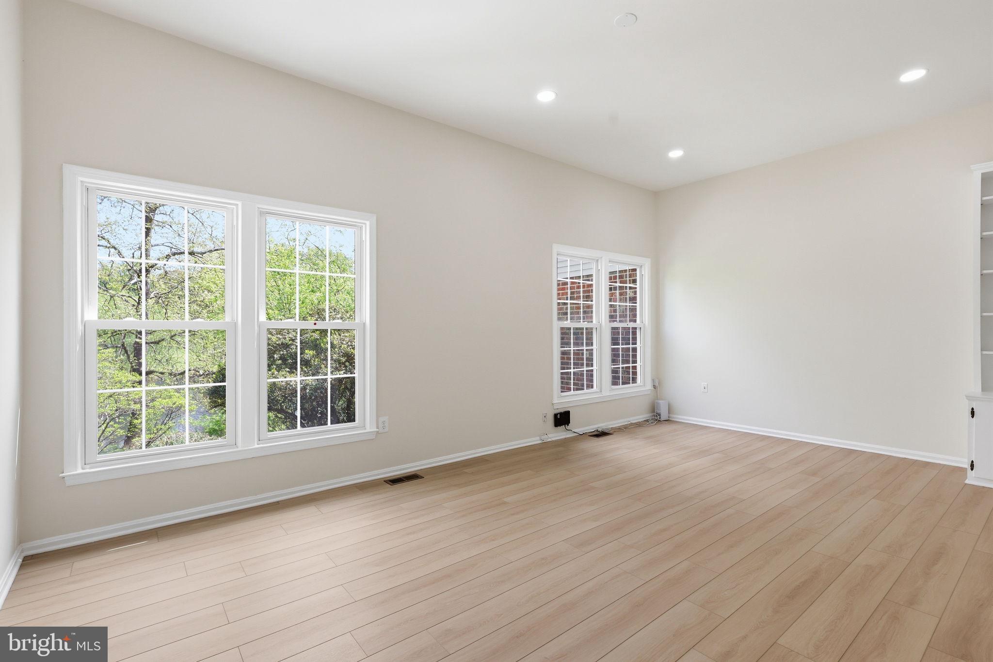 2151 Greenkeepers Court Reston, VA 20191 - Photo 12 of 44 Great natural light
