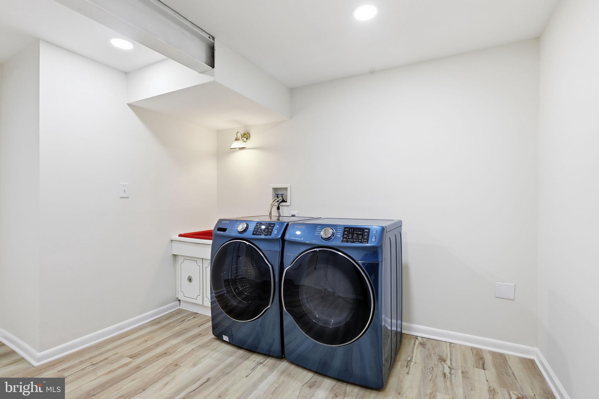 2151 Greenkeepers Court Reston, VA 20191 - Photo 31 of 44 Plenty of folding space