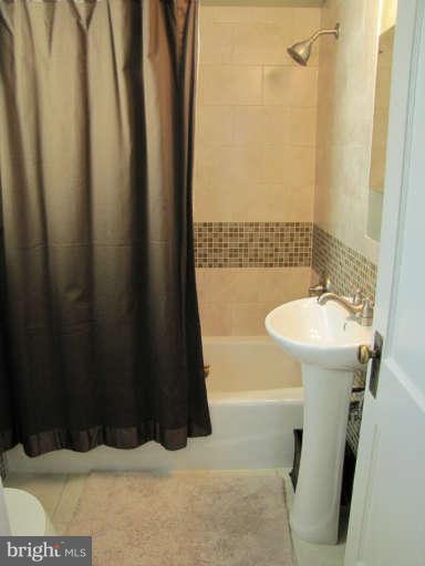 507 Denham Road Rockville, MD 20851 - Photo 17 of 20 Bath