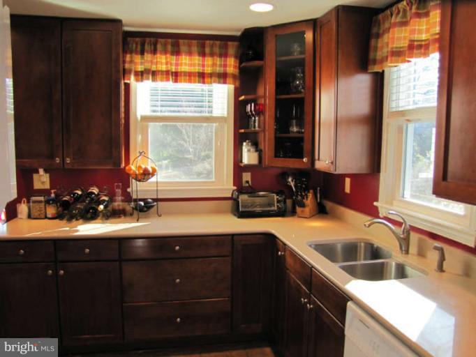 507 Denham Road Rockville, MD 20851 - Photo 9 of 20 Kitchen