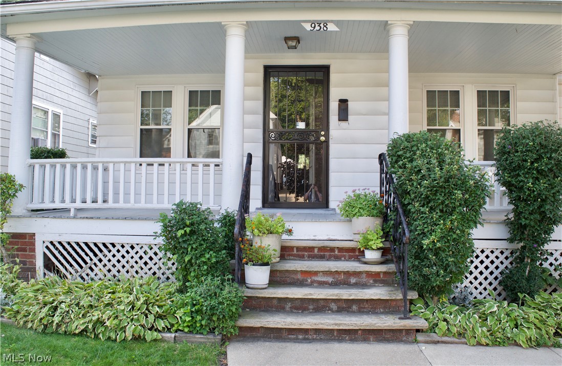 938 Selwyn Road Cleveland Heights, OH 44112 - Photo 3 of 17