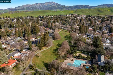$1,199,000 | 327 Sycamore Hill Court, Danville, CA 94526