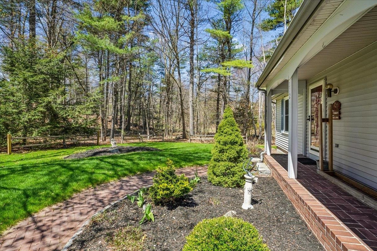 112 Hardy Road Londonderry, NH 03053 - Photo 10 of 59 Gallery Image 10