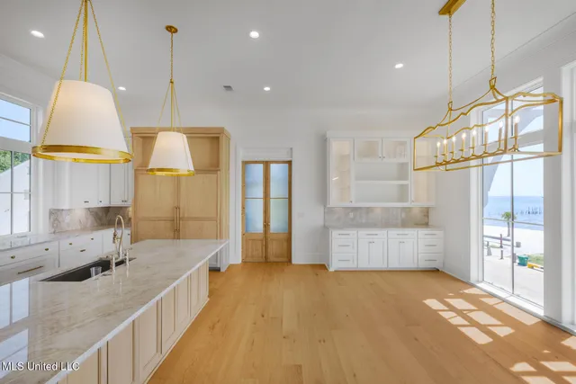 $1,695,000 | 403 Gill Avenue, Ocean Springs, MS 39564