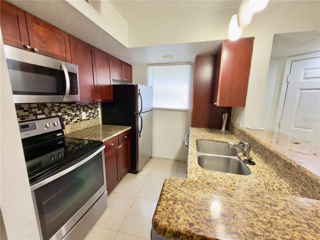 5152 Conroy Road, Unit 17 Orlando, FL 32811 - Photo 7 of 18