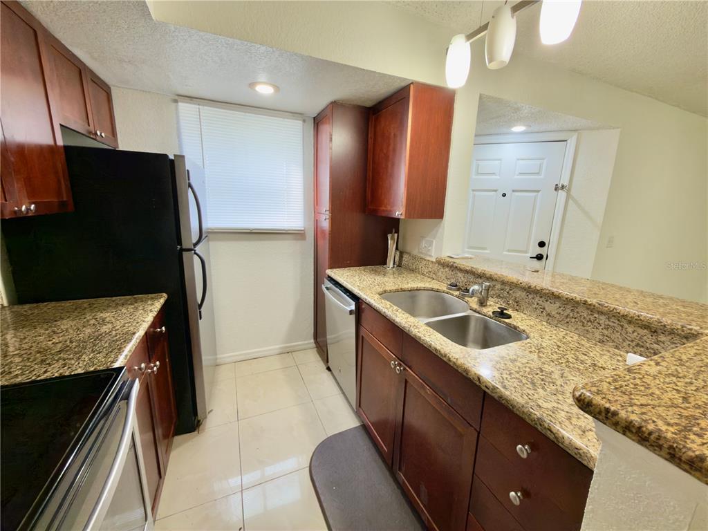 5152 Conroy Road, Unit 17 Orlando, FL 32811 - Photo 8 of 18