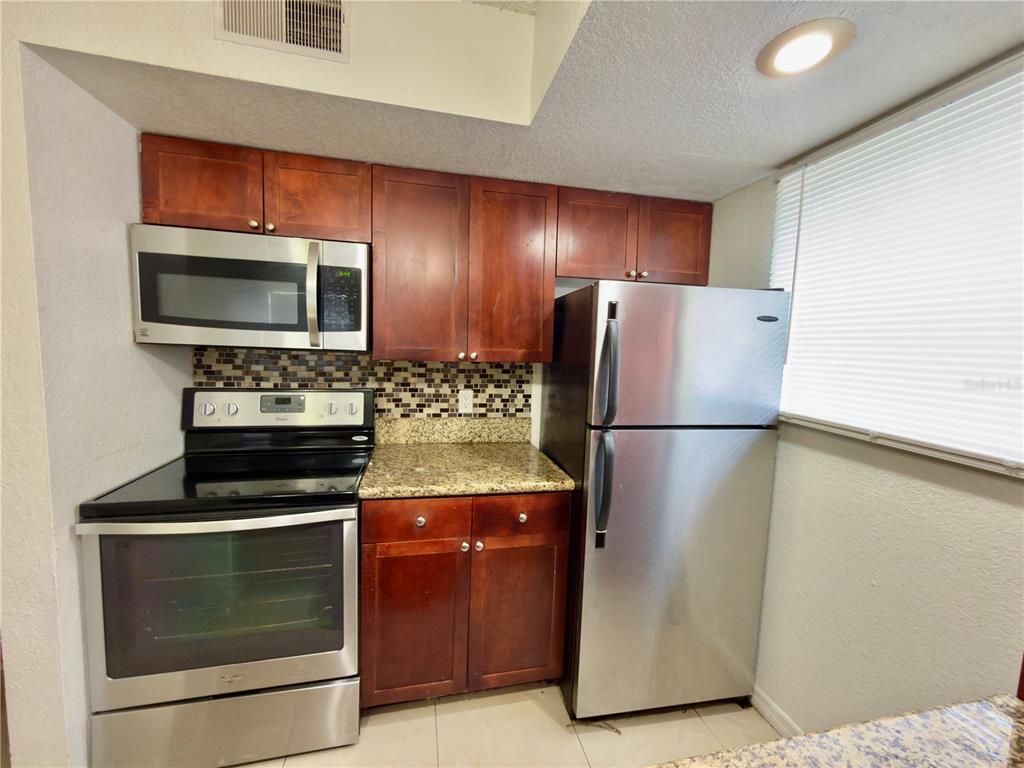 5152 Conroy Road, Unit 17 Orlando, FL 32811 - Photo 9 of 18