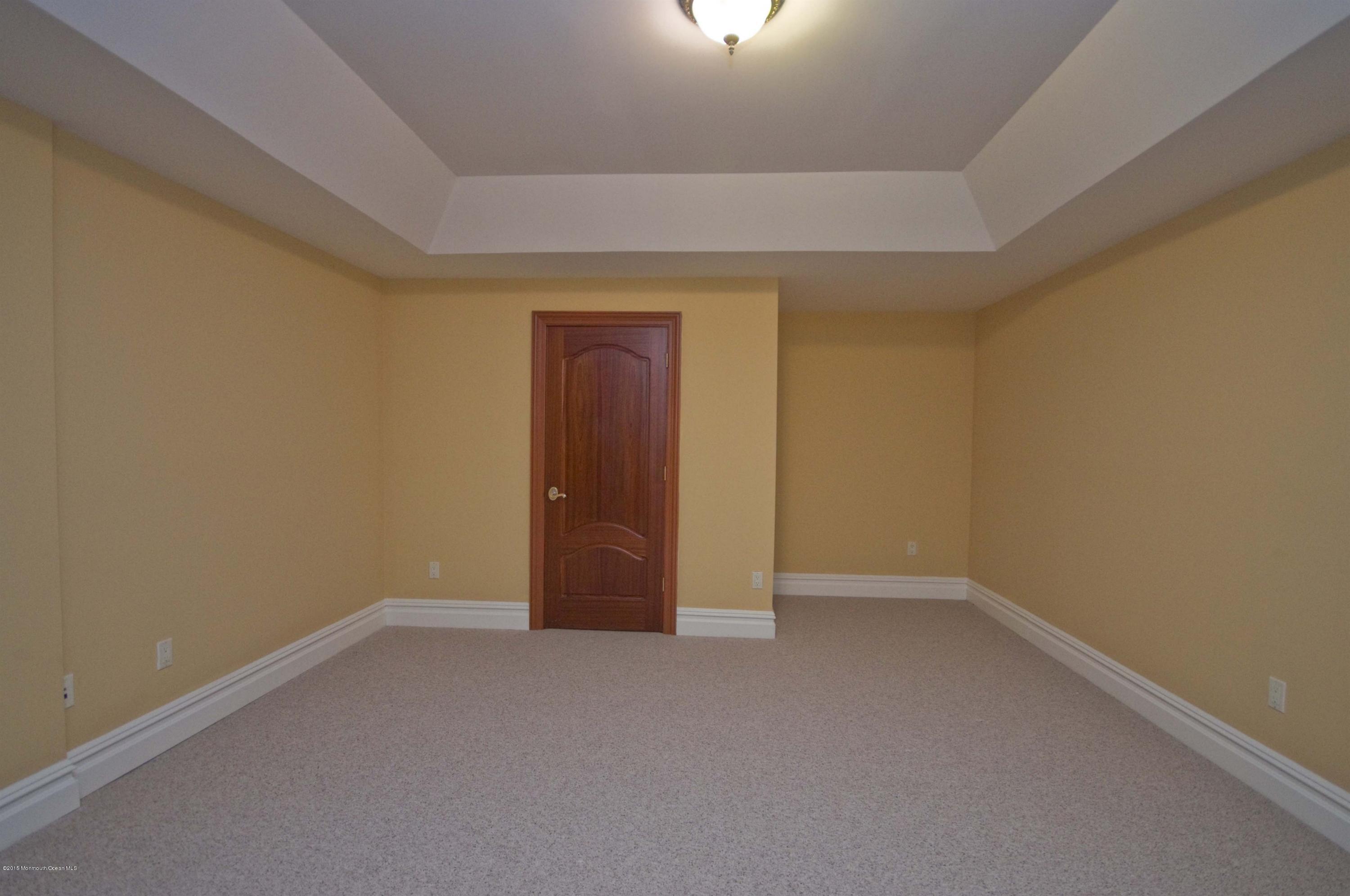 81 Potts Road Robbinsville, NJ 08691 - Photo 32 of 37 an empty room with a empty space
