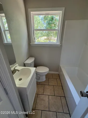 $1,350 | 3402 Chicago Avenue, Pascagoula, MS 39581