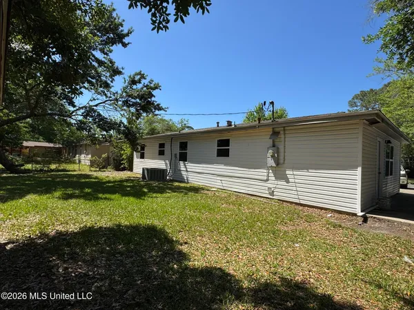 $1,350 | 3402 Chicago Avenue, Pascagoula, MS 39581