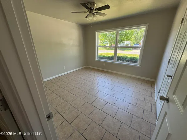 $1,350 | 3402 Chicago Avenue, Pascagoula, MS 39581