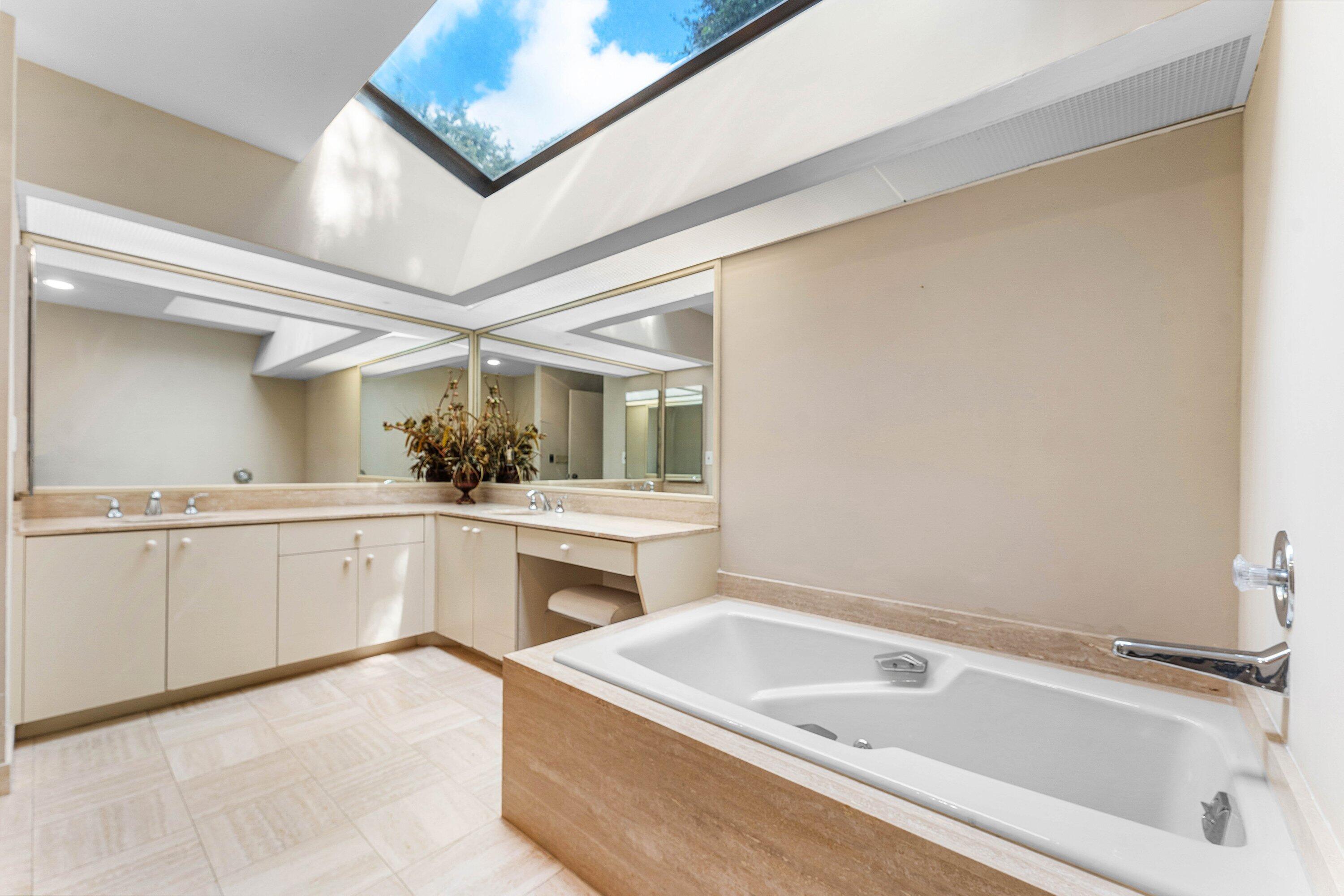 30 Hampshire Lane Boynton Beach, FL 33436 - Photo 35 of 84 037-30HampshireLane-BoyntonBeach-FL-3343