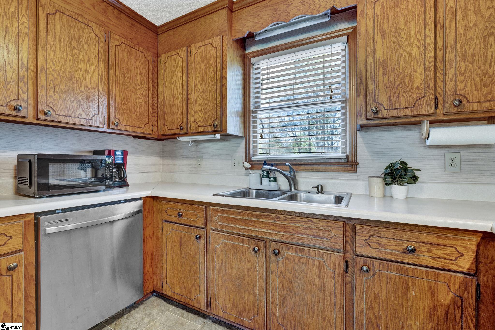 1320 Saluda Dam Road Easley, SC 29640 - Photo 11 of 29