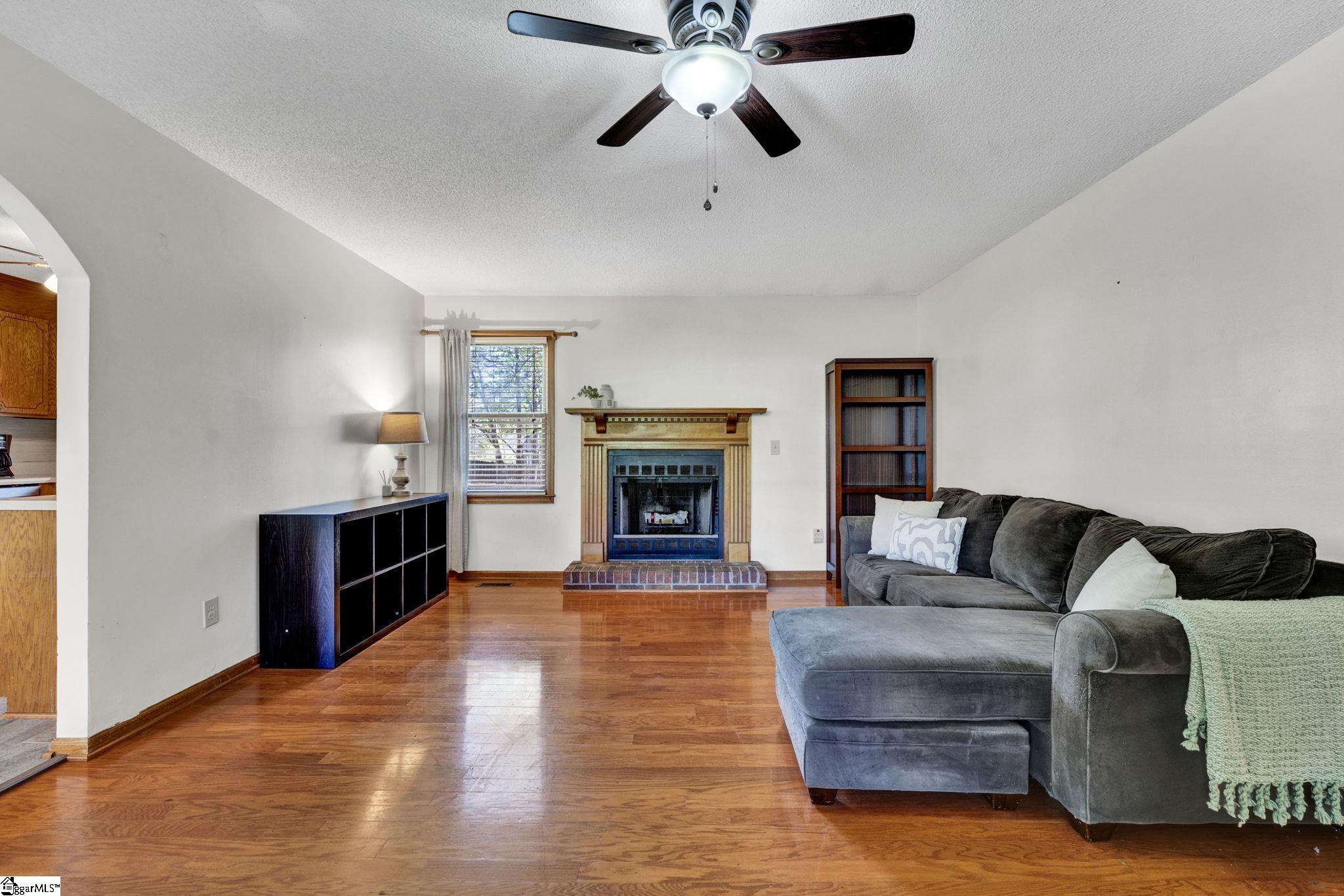 1320 Saluda Dam Road Easley, SC 29640 - Photo 4 of 29