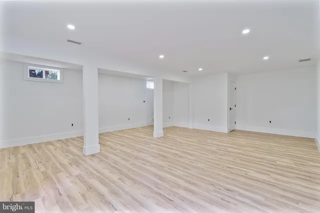 a view of parking area