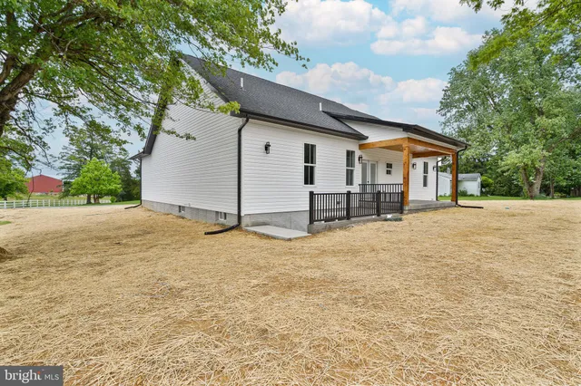 a house view with a outdoor space
