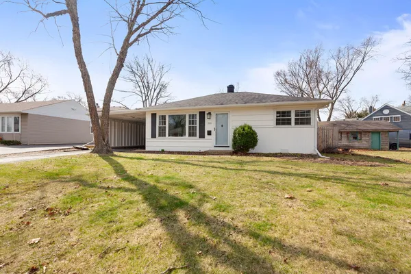 $325,000 | 3101 Thrush Lane, Rolling Meadows, IL 60008