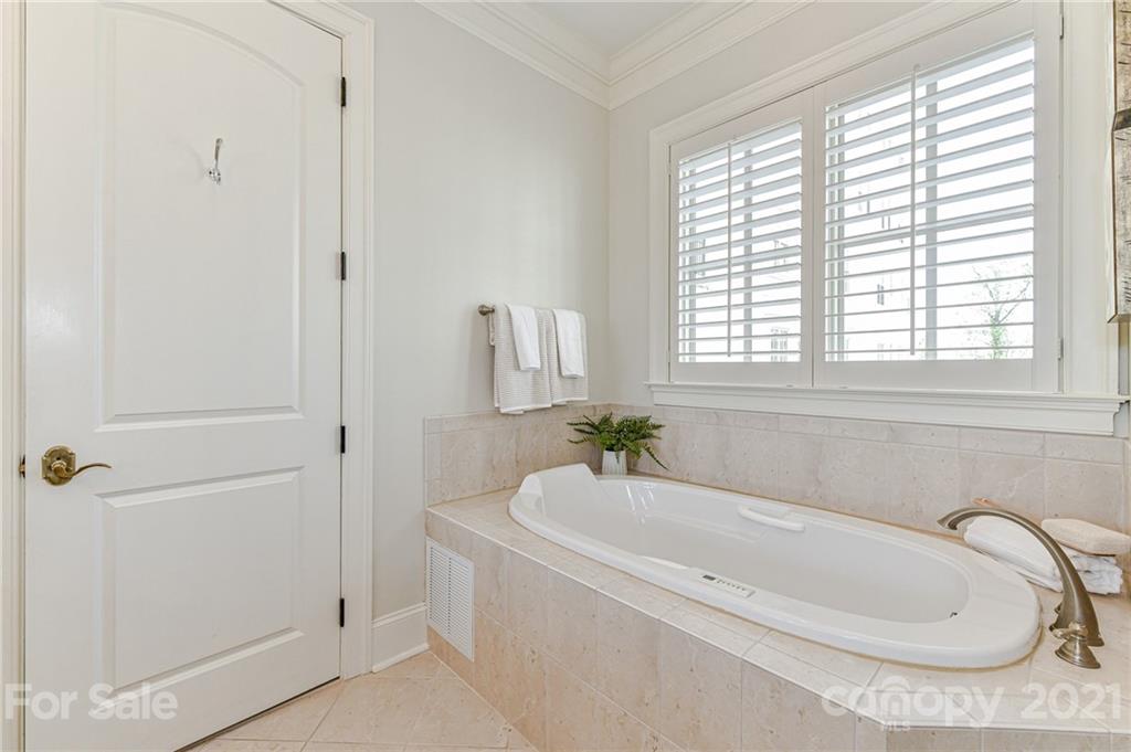 2823 Providence Road, Unit 342 Charlotte, NC 28211 - Photo 31 of 47 Gallery Image 31