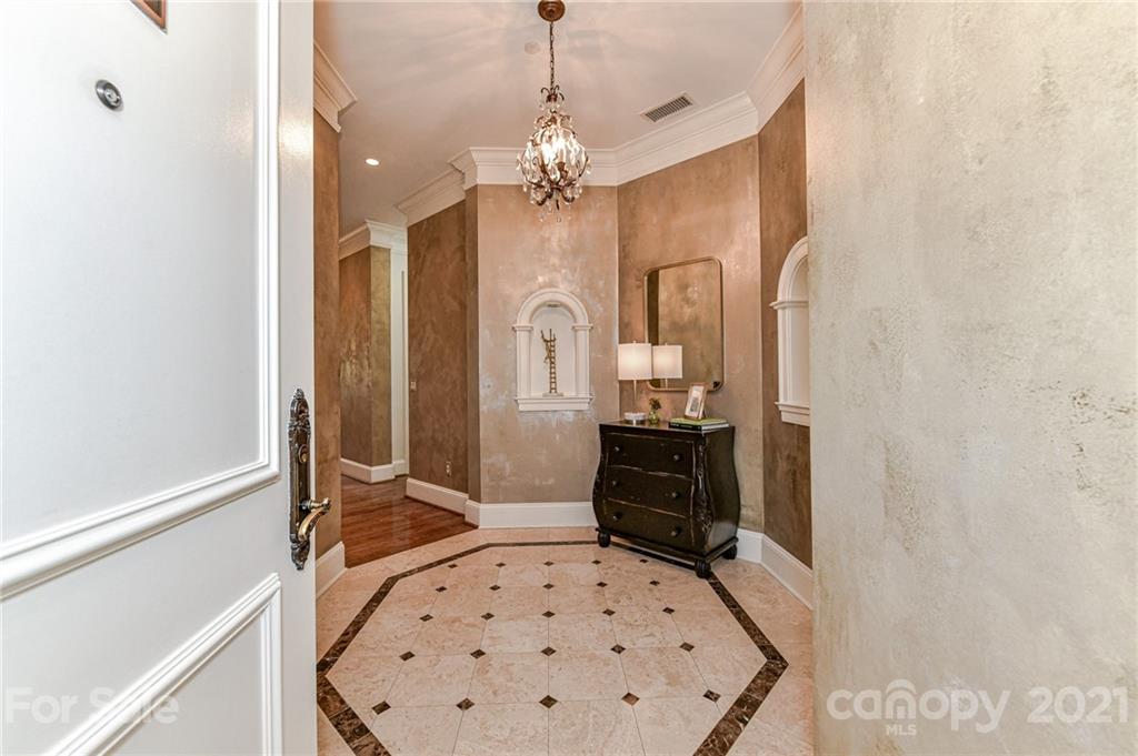 2823 Providence Road, Unit 342 Charlotte, NC 28211 - Photo 5 of 47 Gallery Image 5
