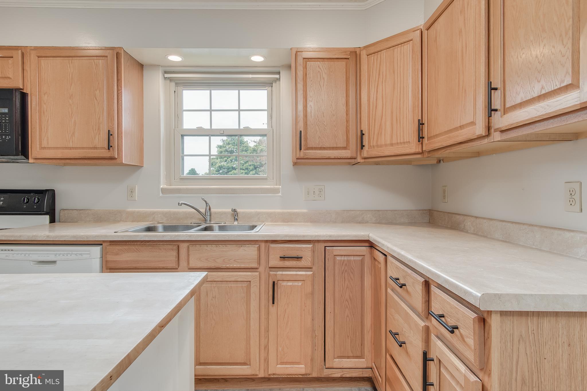 619 Biggs Avenue Frederick, MD 21702 - Photo 12 of 39 1st floor apartment kitchen Pic 3
