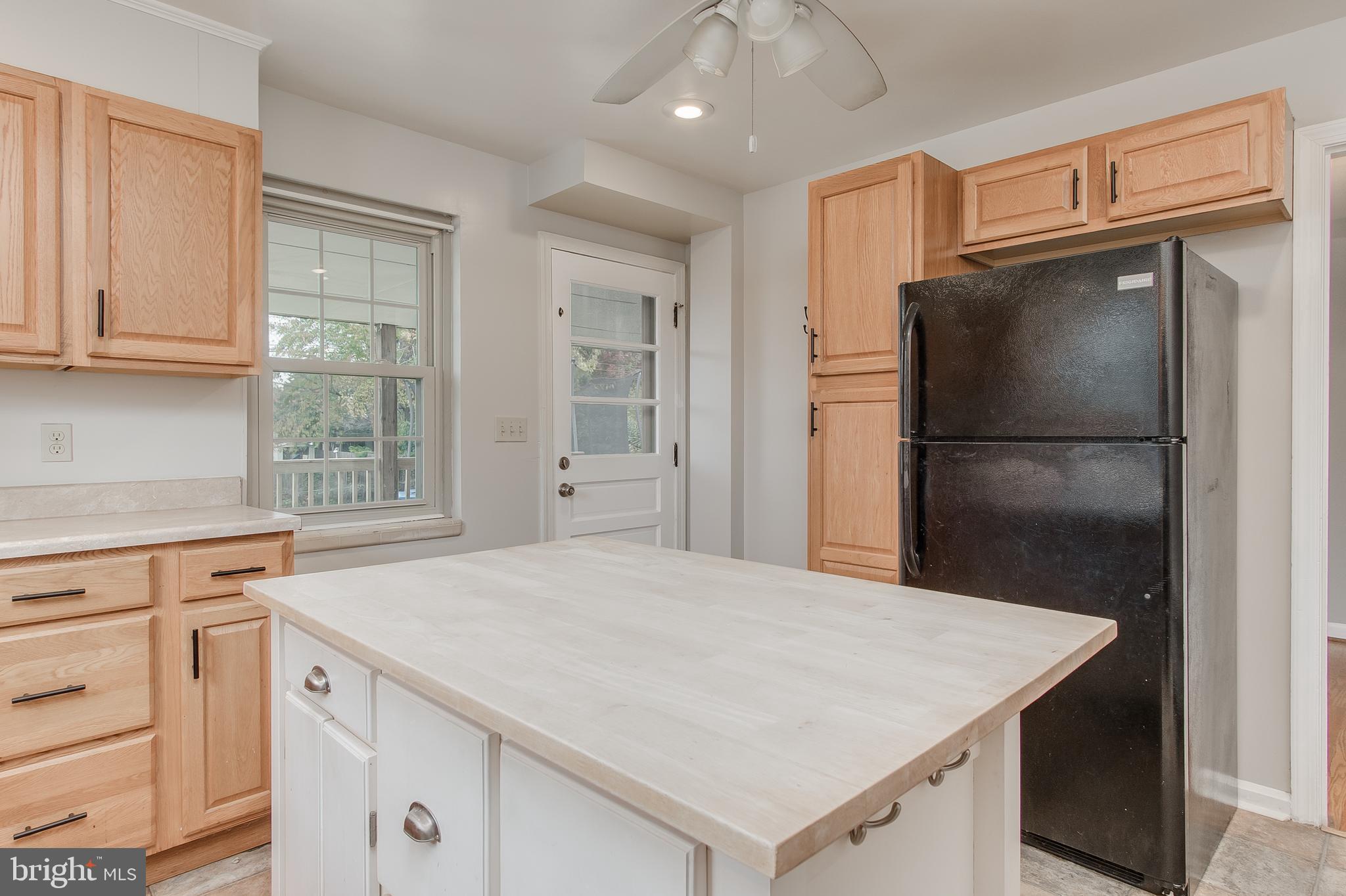 619 Biggs Avenue Frederick, MD 21702 - Photo 14 of 39 1st floor apartment kitchen Pic 5