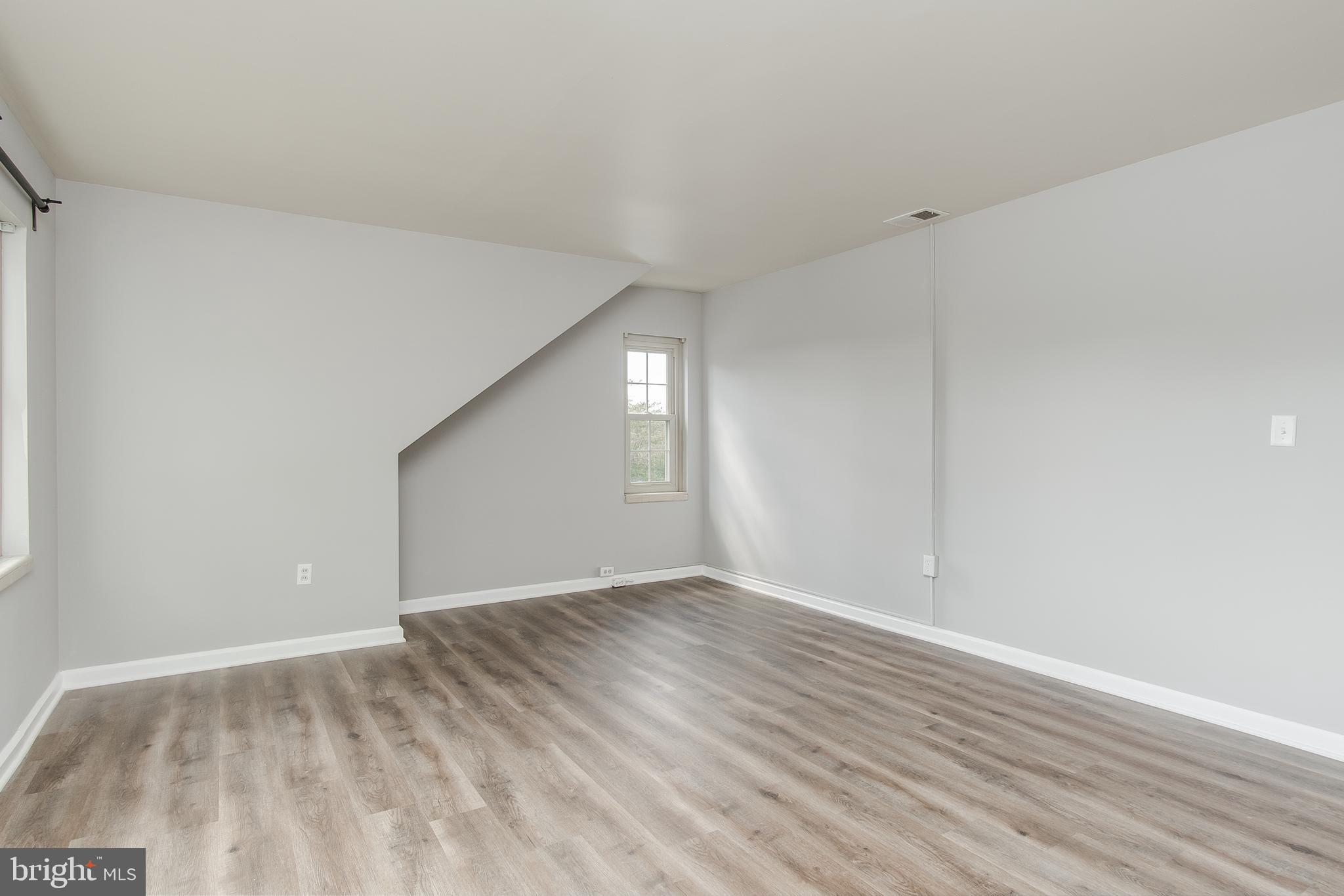 619 Biggs Avenue Frederick, MD 21702 - Photo 23 of 39 2nd floor apartment living room Pic 3