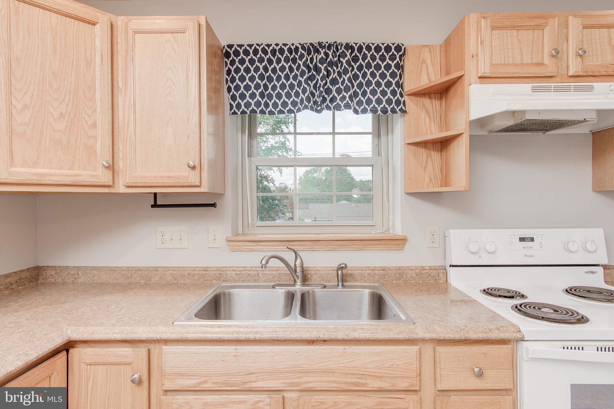 619 Biggs Avenue Frederick, MD 21702 - Photo 27 of 39 2nd floor apartment kitchen Pic 3