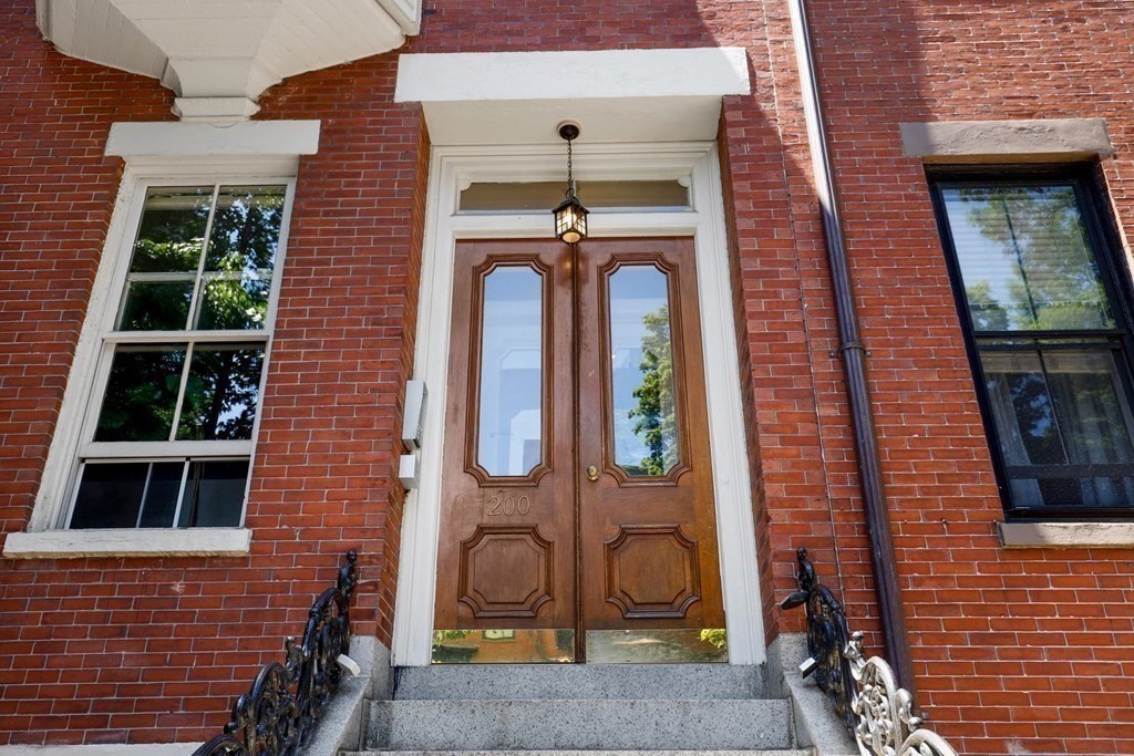 200 West Springfield Street, Unit 3 Boston, MA 02118 - Photo 1 of 30 Gallery Image 1