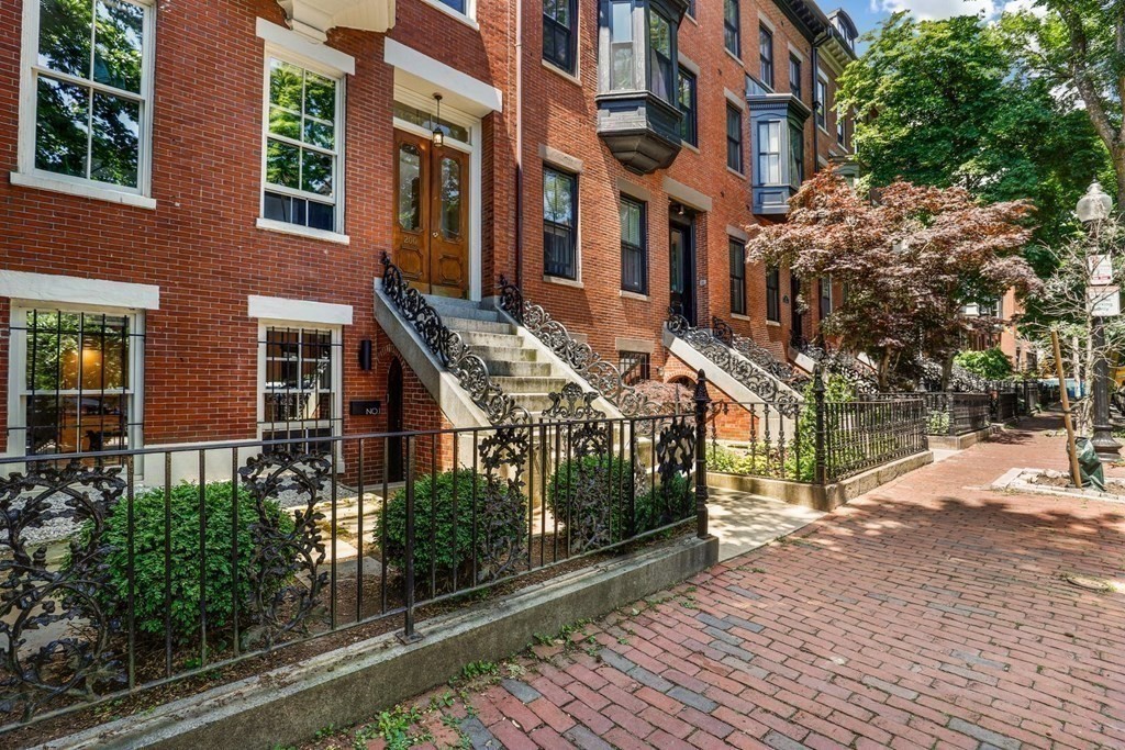 200 West Springfield Street, Unit 3 Boston, MA 02118 - Photo 2 of 30 Gallery Image 2