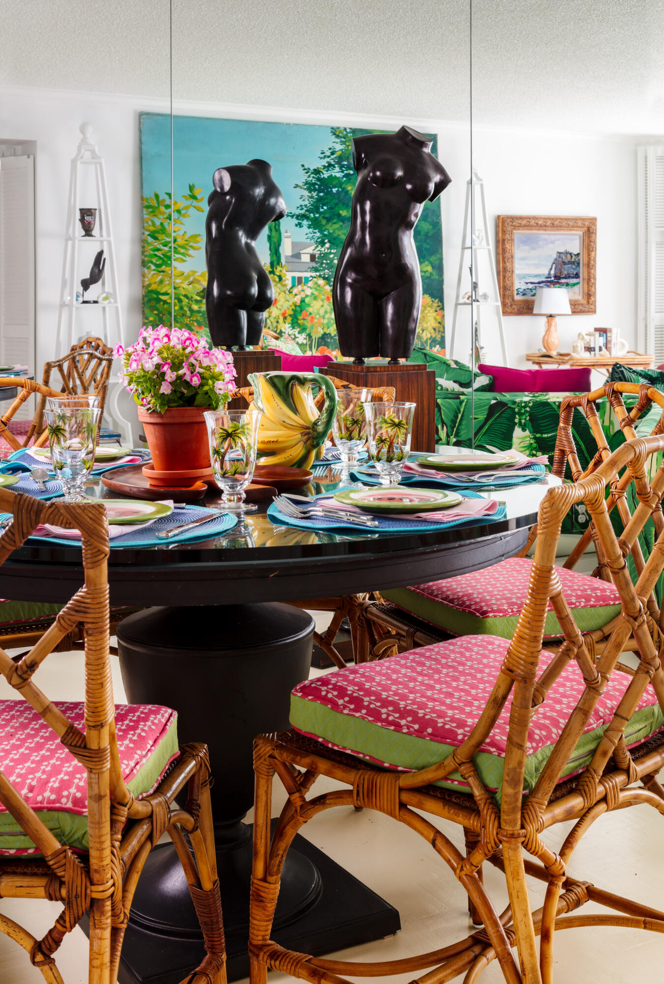 Undisclosed Address Palm Beach, FL 33480 - Photo 4 of 18 Dining area