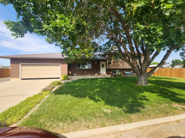 $420,000 | 1186 South 1500th Street West, Vernal, UT 84078