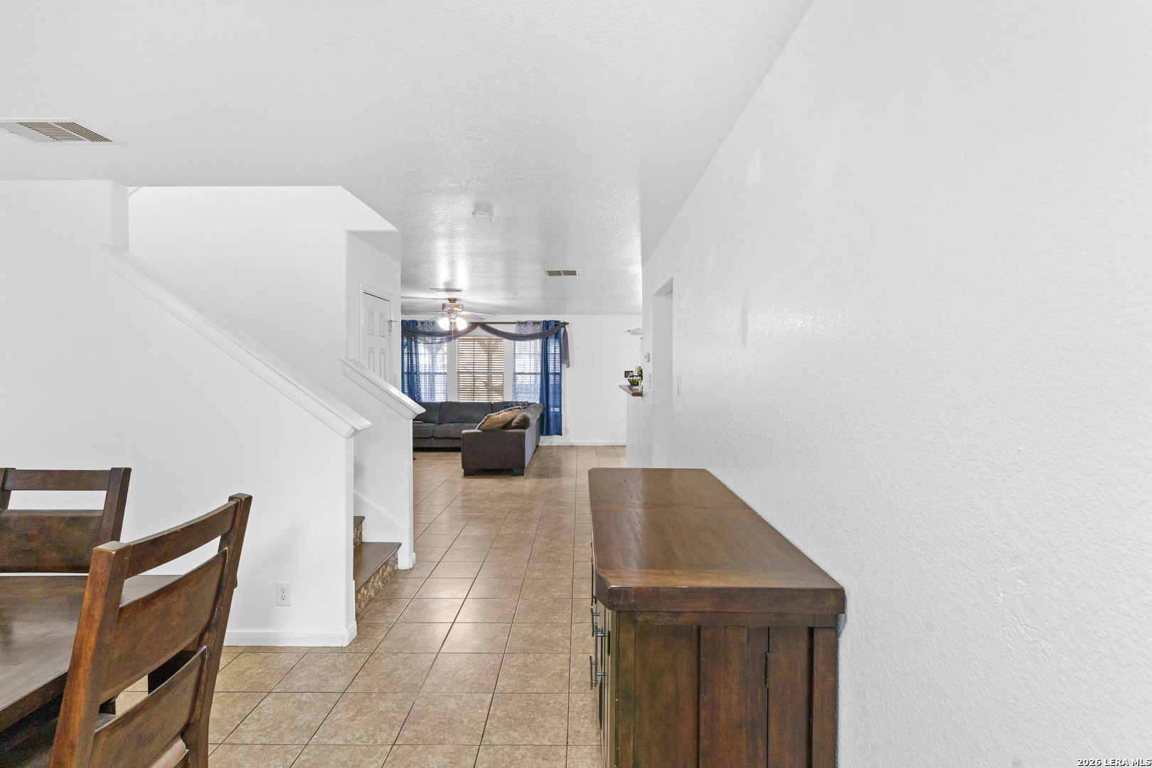 101 Springtree Way Cibolo, TX 78108 - Photo 4 of 29