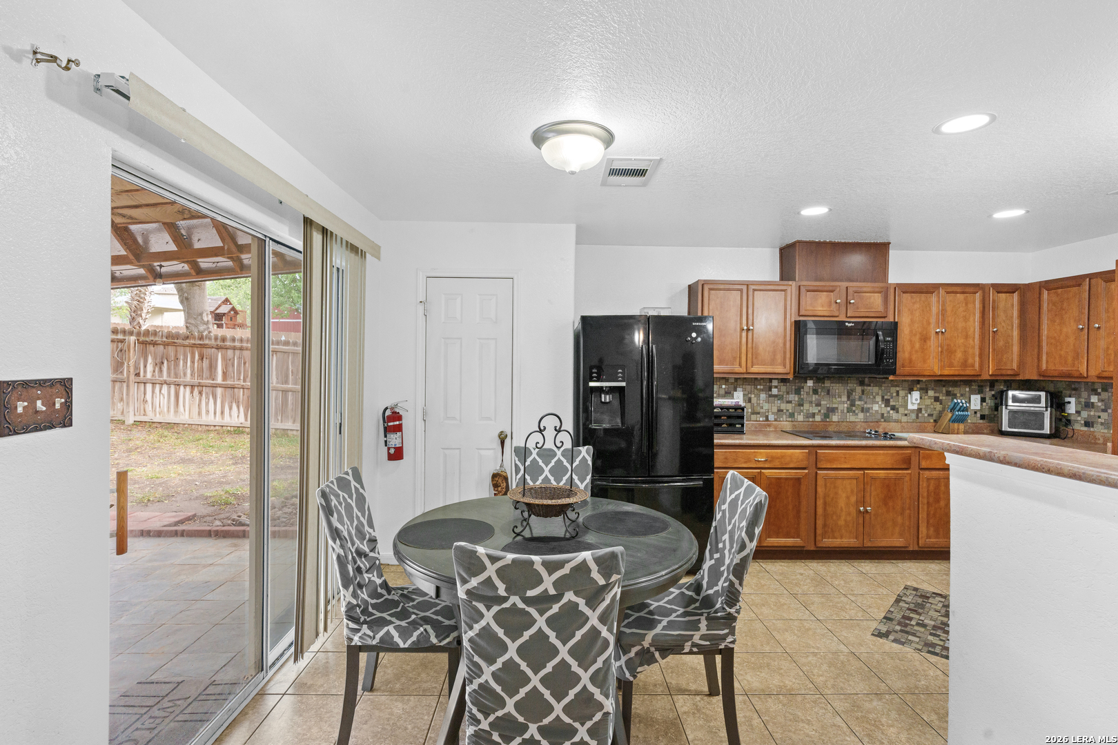 101 Springtree Way Cibolo, TX 78108 - Photo 10 of 29