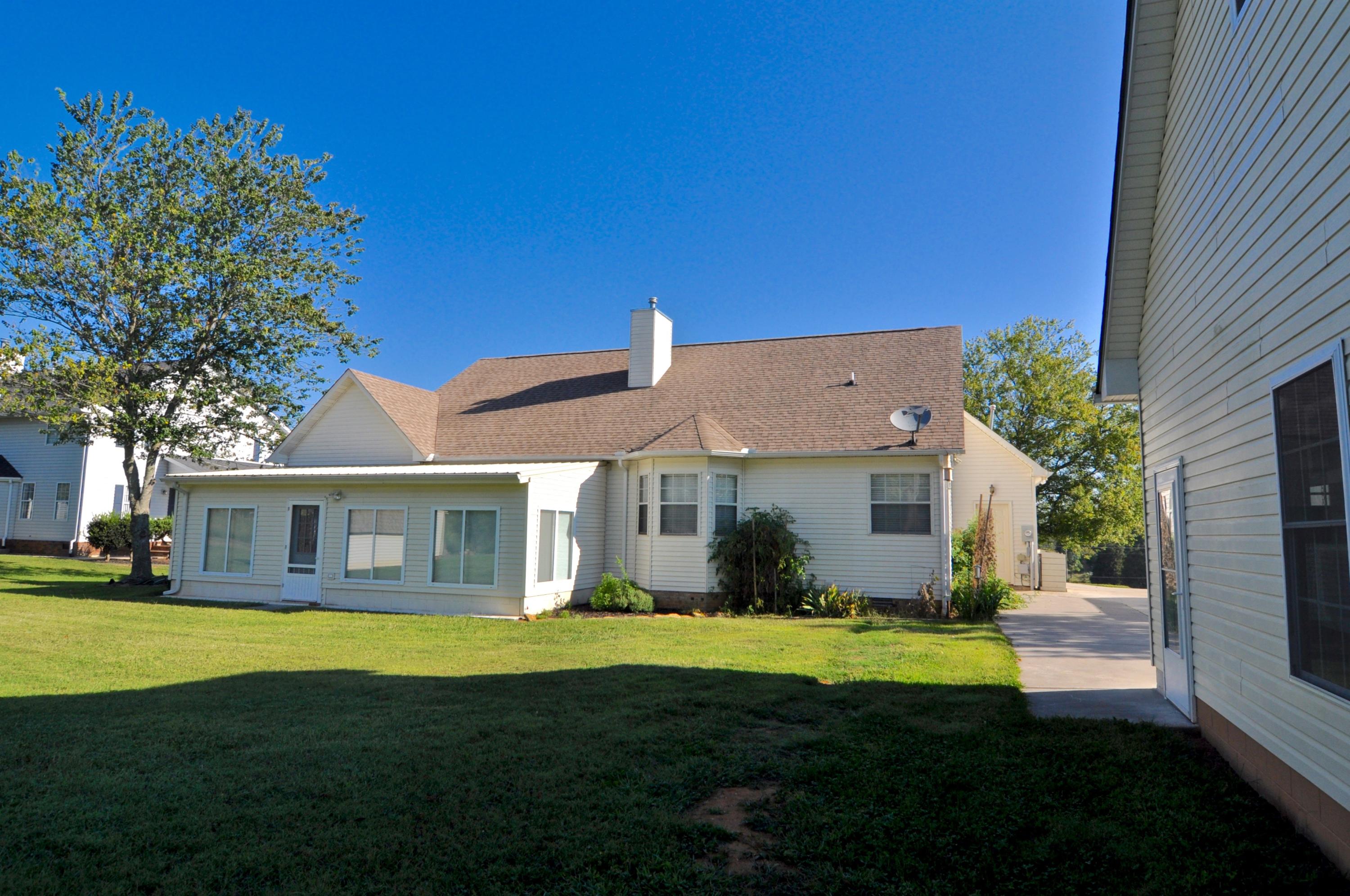 1827 Grey Ridge Road Maryville, TN 37801 - Photo 8 of 40 DSC_0830