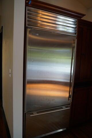 5215 North Flagler Drive West Palm Beach, FL 33407 - Photo 17 of 37 a close view of washer and dryer