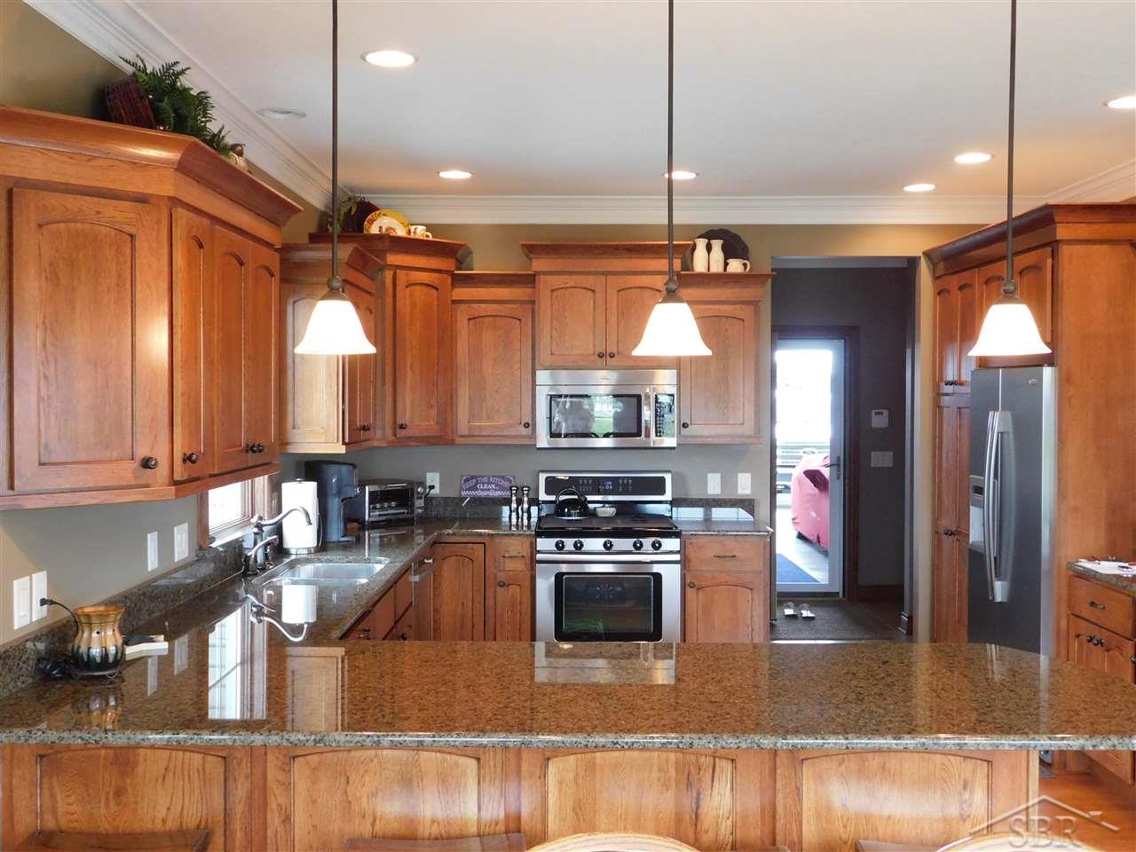 7089 Hupfer Road Freeland, MI 48623 - Photo 9 of 37 Eat In Kitchen
