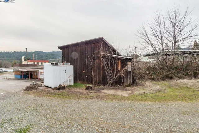 $299,000 | 1081-1081 Main Street, Weaverville, CA 96093