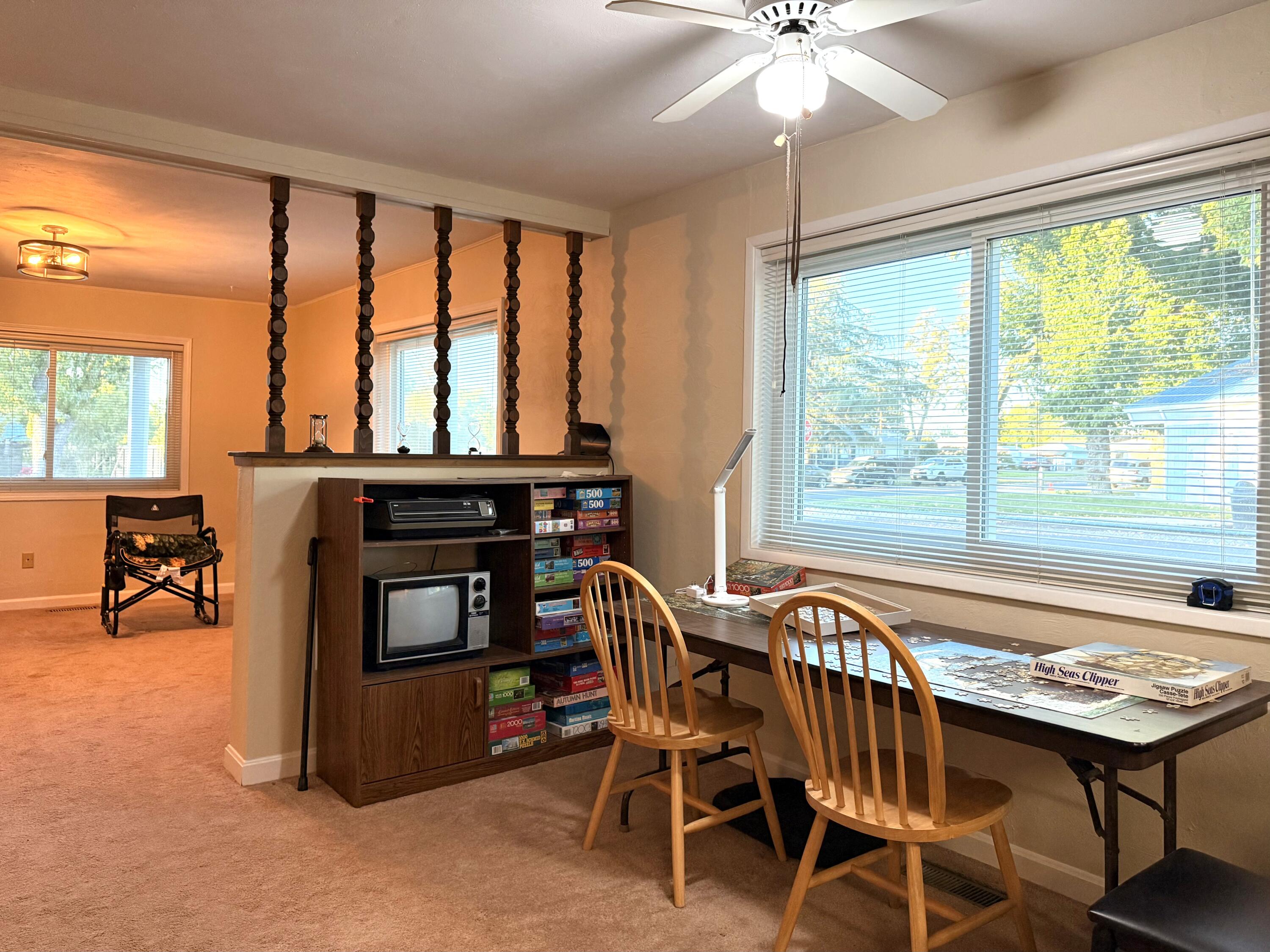 546 Laurel Street Central Point, OR 97502 - Photo 6 of 18 dining