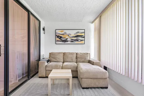 $645,000 | 22627 Meridiana Drive, Boca Raton, FL 33433