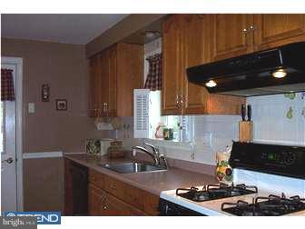 833 East Cathedral Road Philadelphia, PA 19128 - Photo 5 of 12 Kitchen