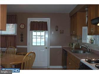 833 East Cathedral Road Philadelphia, PA 19128 - Photo 6 of 12 Kitchen