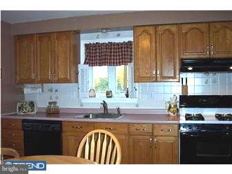 833 East Cathedral Road Philadelphia, PA 19128 - Photo 7 of 12 Kitchen